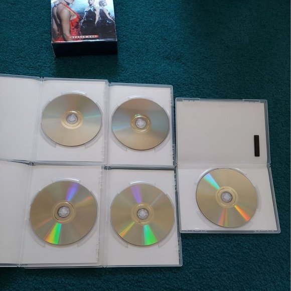 Battlestar Galactica Complete Season 1, 2, 2.5, 3, & Razor Unrated Extended DVD - Picture 4 of 11